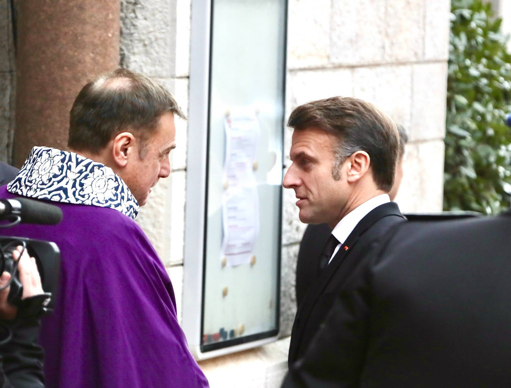 Les obsèques de Didier Guillaume ont débuté à la cathédrale de Monaco en présence d'Emmanuel Macron et Edouard Philippe