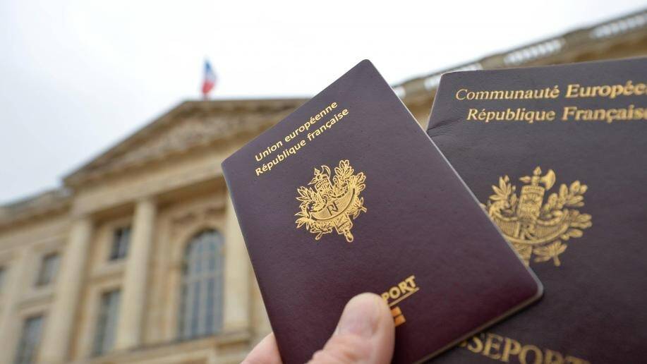 Pourquoi récupérer son passeport ou sa carte d'identité en mairie est impossible depuis lundi?