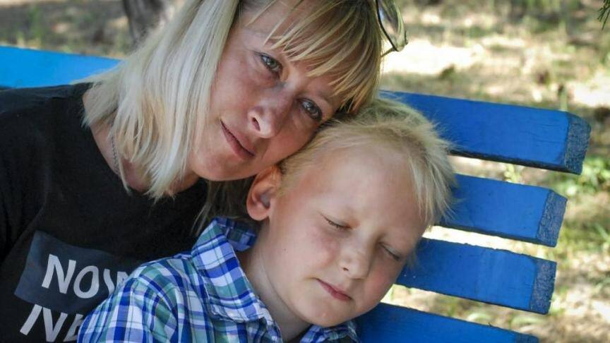 "Je veux tellement partir": cet enfant de 8 ans raconte la guerre en Ukraine et la bataille de Marioupol dans son journal intime