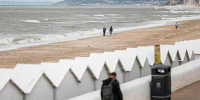 Sur une plage normande, des adolescents ukrainiens en vacances loin des bombes