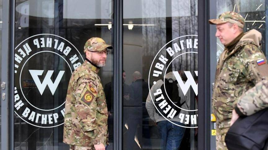 Guerre en Ukraine: un influent général russe appelle le groupe Wagner à "s'arrêter" avant qu'il ne soit "trop tard"