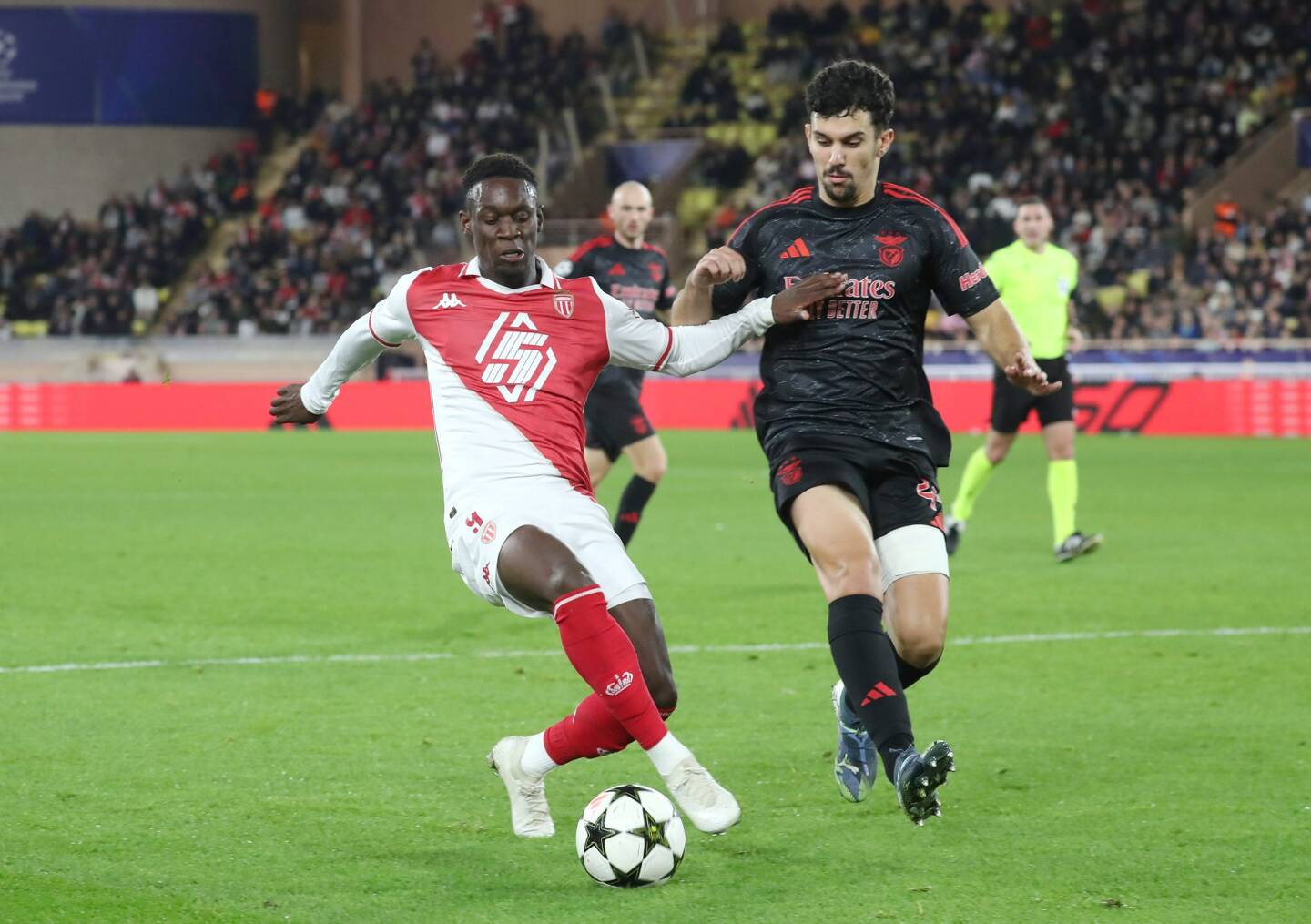  Balogun retrouve le onze de départ en Ligue 1 pour la première fois depuis le déplacement à Rennes, le 5 octobre.