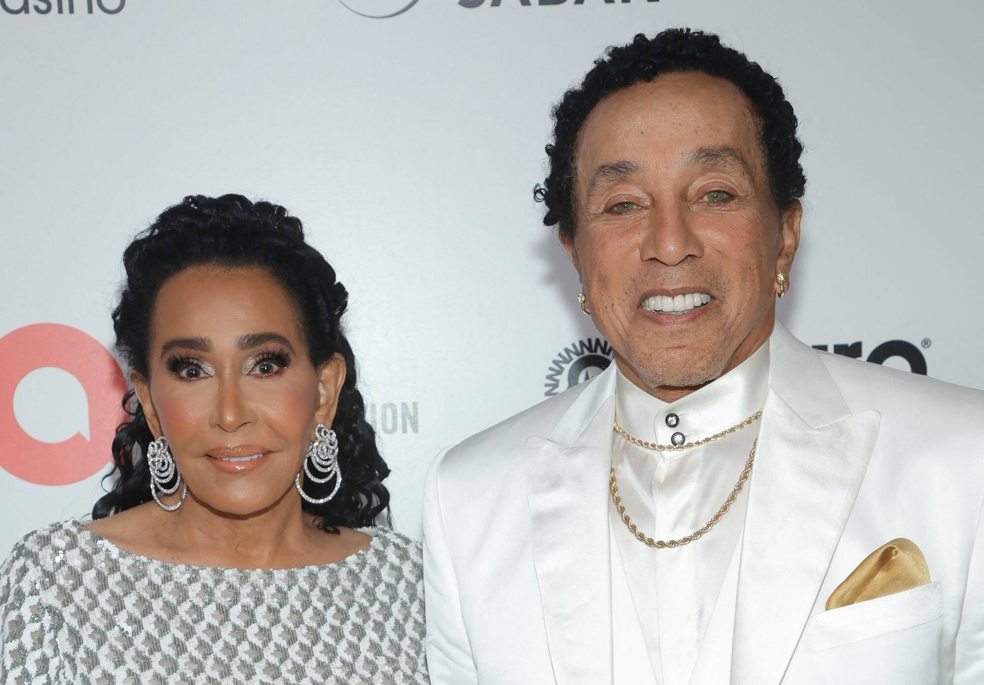 Enquête ouverte contre le chanteur soul Smokey Robinson, accusé de viols et d'agressions sexuelles par quatre femmes de ménage
