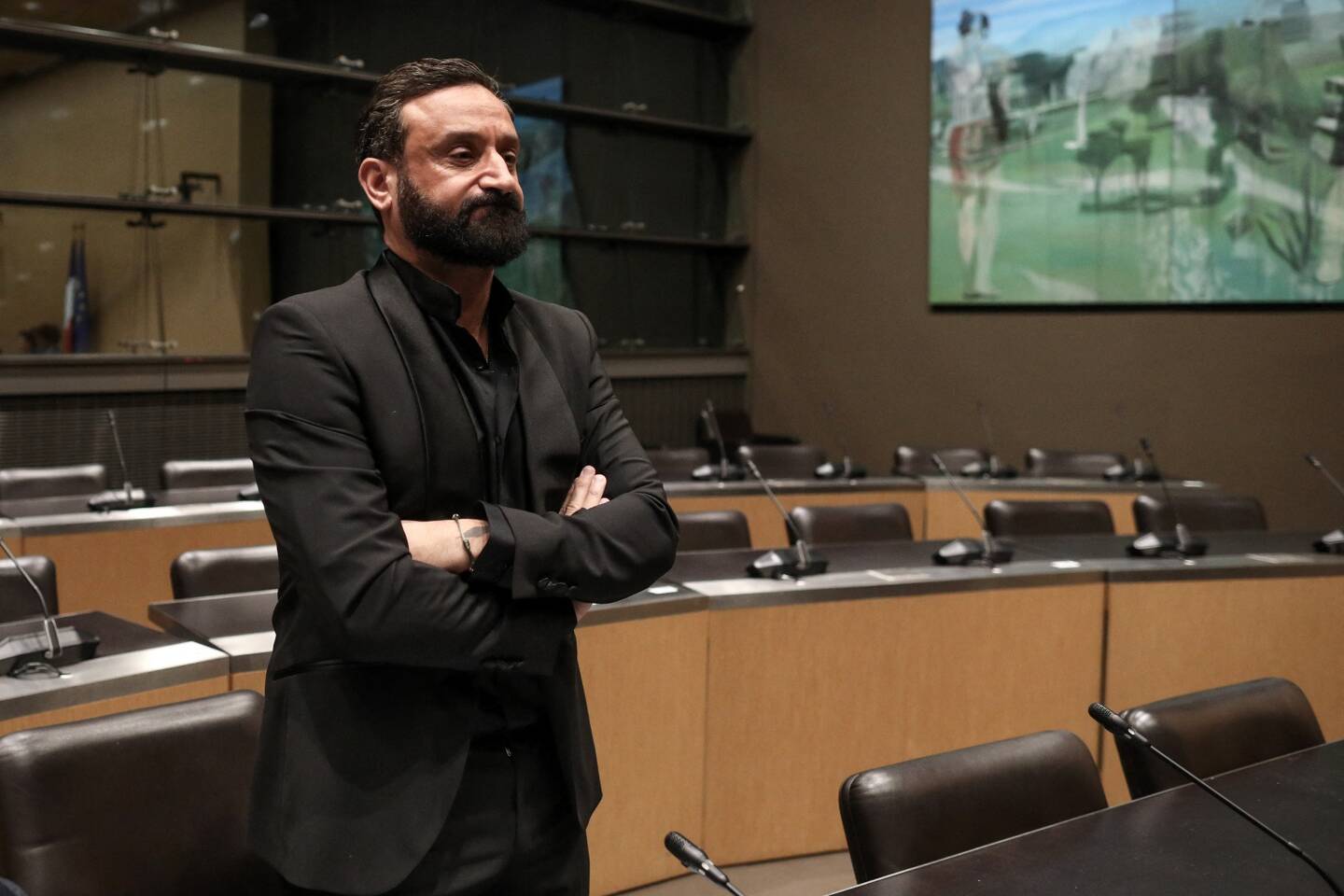 L'animateur de télévision français Cyril Hanouna lors d'une séance devant la commission d'enquête parlementaire sur l'attribution des fréquences TV, à l'Assemblée nationale à Paris le le 14 mars 2024.