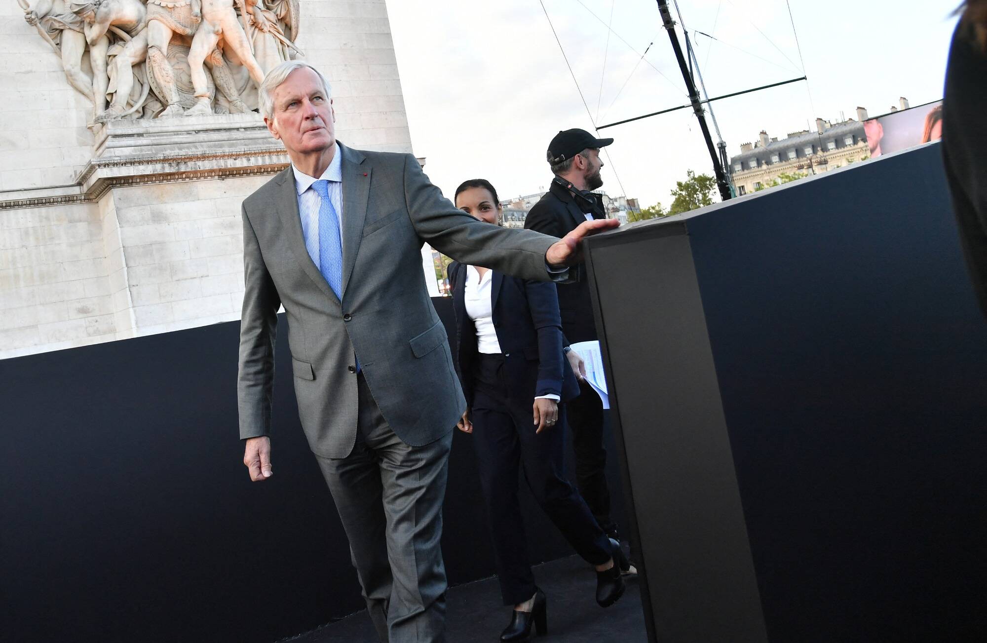 Gouvernement Barnier: les ministres réunis à Matignon pour un petit-déjeuner avant les passations de pouvoir... suivez les dernières informations en direct