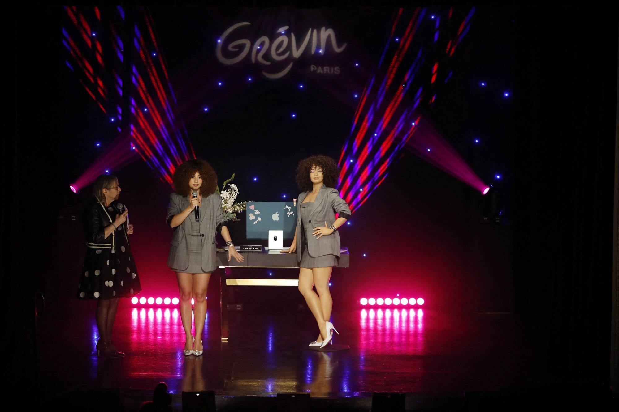 "Ça me tenait à coeur de pouvoir m'habiller moi-même": l'influenceuse star française Léna Situations a fait son entrée au Musée Grévin