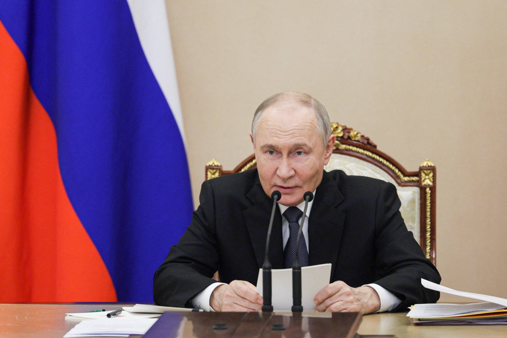 Guerre en Ukraine: la Russie dit être prête à négocier la paix sans conditions et annonce une trêve de 3 jours