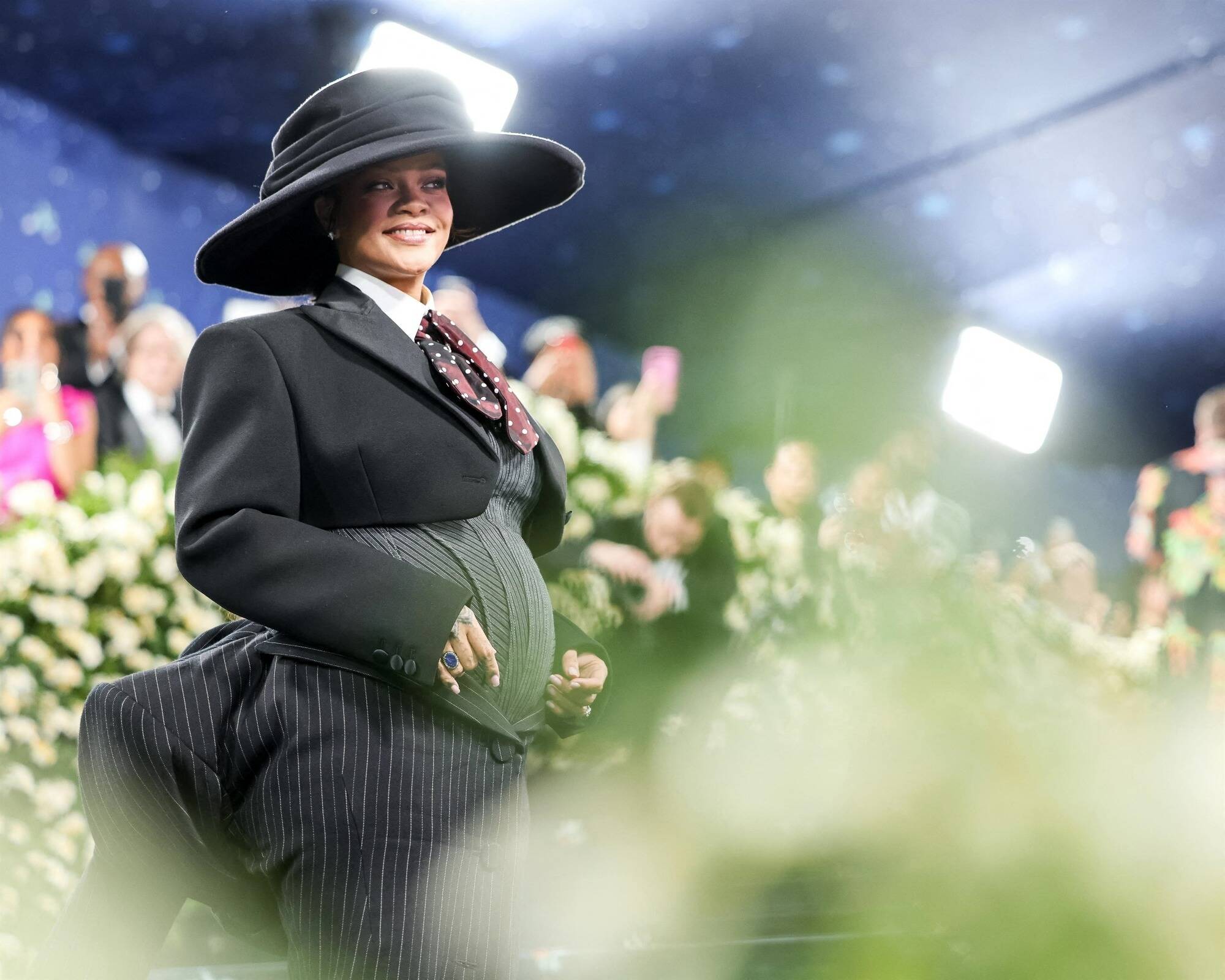 Rihanna annonce sa troisième grossesse au Met Gala, voici les plus belles (et extravagantes) tenues des stars