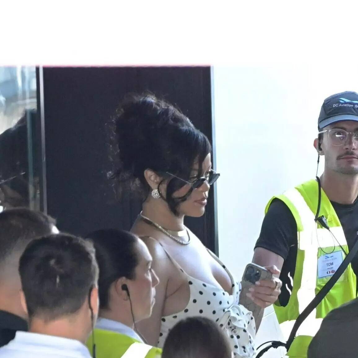 78e Festival de Cannes: Rihanna est arrivée à Nice, son mari A$AP Rocky attendu sur les marches pour le film de Spike Lee "Highest 2 Lowest"