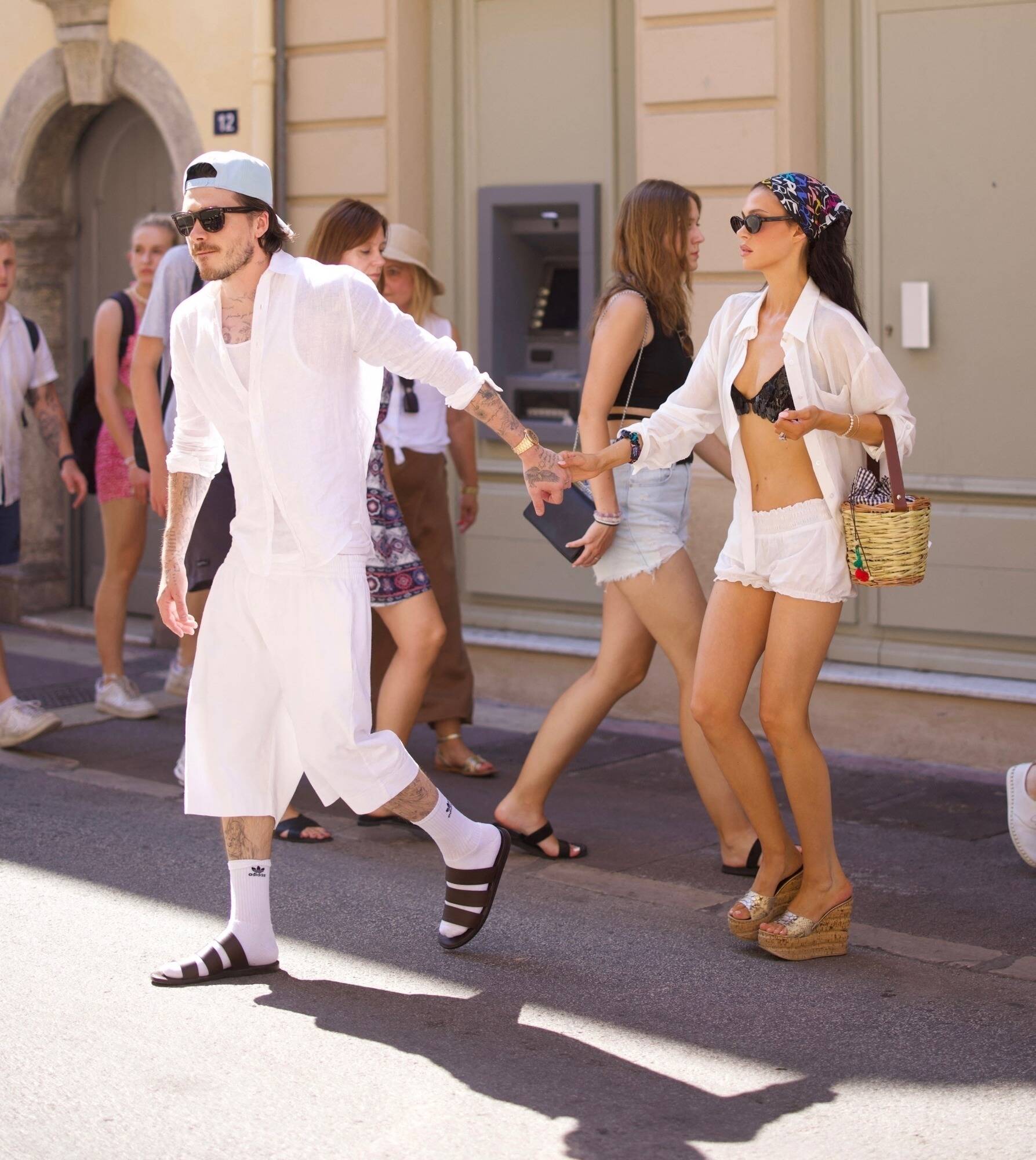 Brooklyn Beckham et sa femme Nicola Peltz continuent à vivre la dolce vita à Saint-Tropez