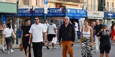 La reine du style Cristina Cordula se repose en famille à Saint-Tropez