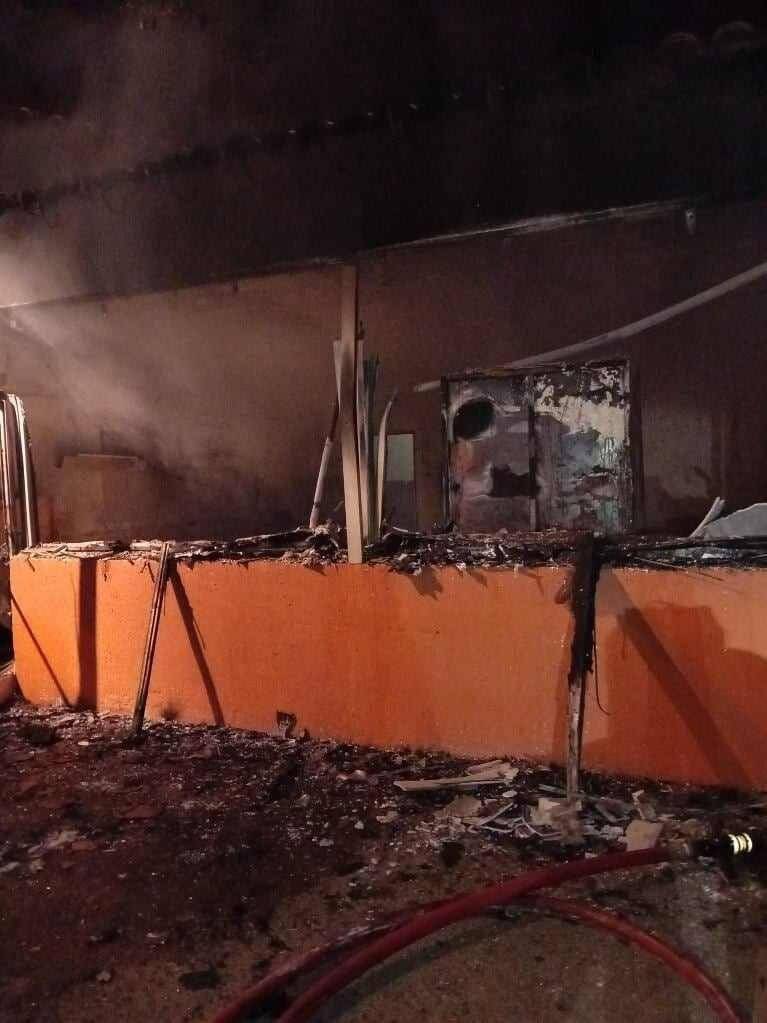 Un feu se déclare en pleine nuit dans une école à Saint-Maximin