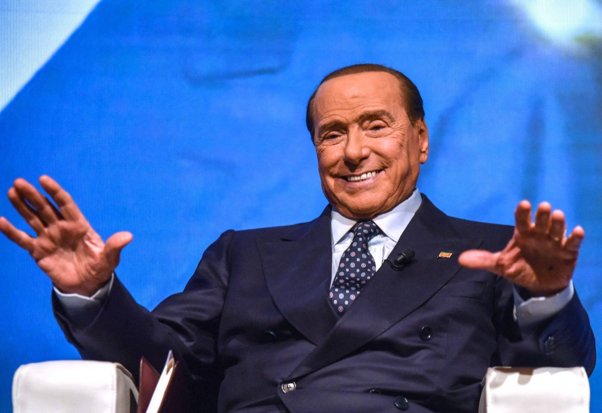 On fait le point sur l'état de santé de Silvio Berlusconi, hospitalisé en soins intensifs pour une leucémie