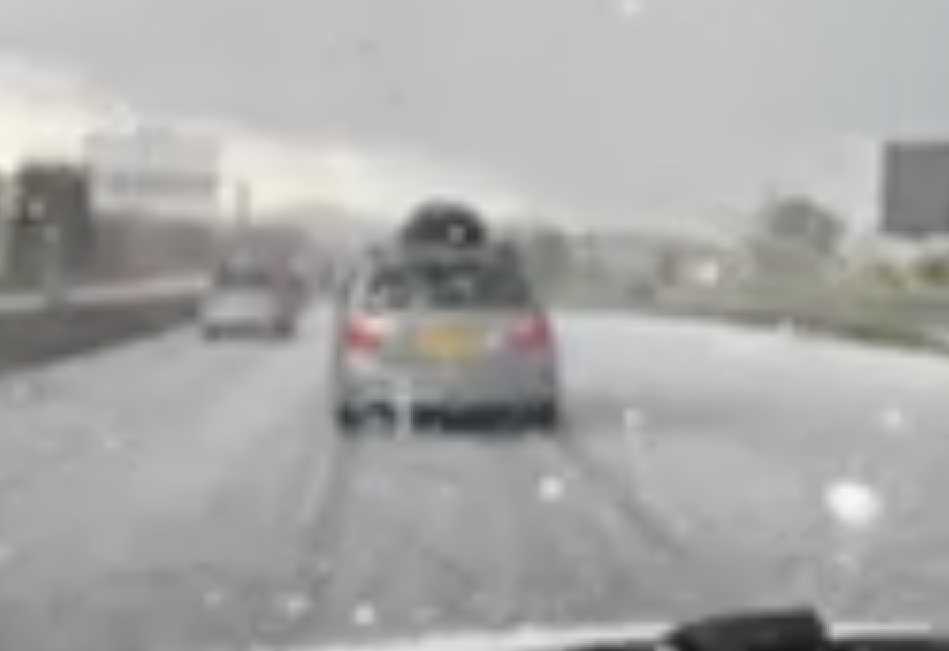 L'A8 au ralenti dans les deux sens après l'orage de grêle ce jeudi, des kilomètres de bouchons dans les Alpes-Maritimes