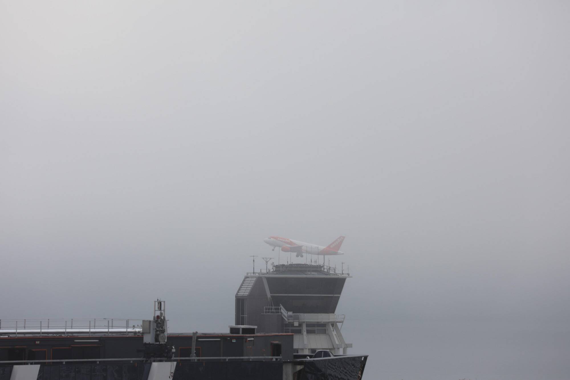 De nombreux vols retardés ou annulés en raison des conditions météorologiques à Nice - Nice matin