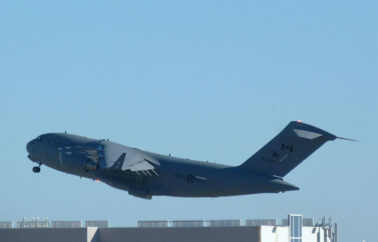 Quel était cet impressionnant avion militaire qui a décollé de l'aéroport de Nice?