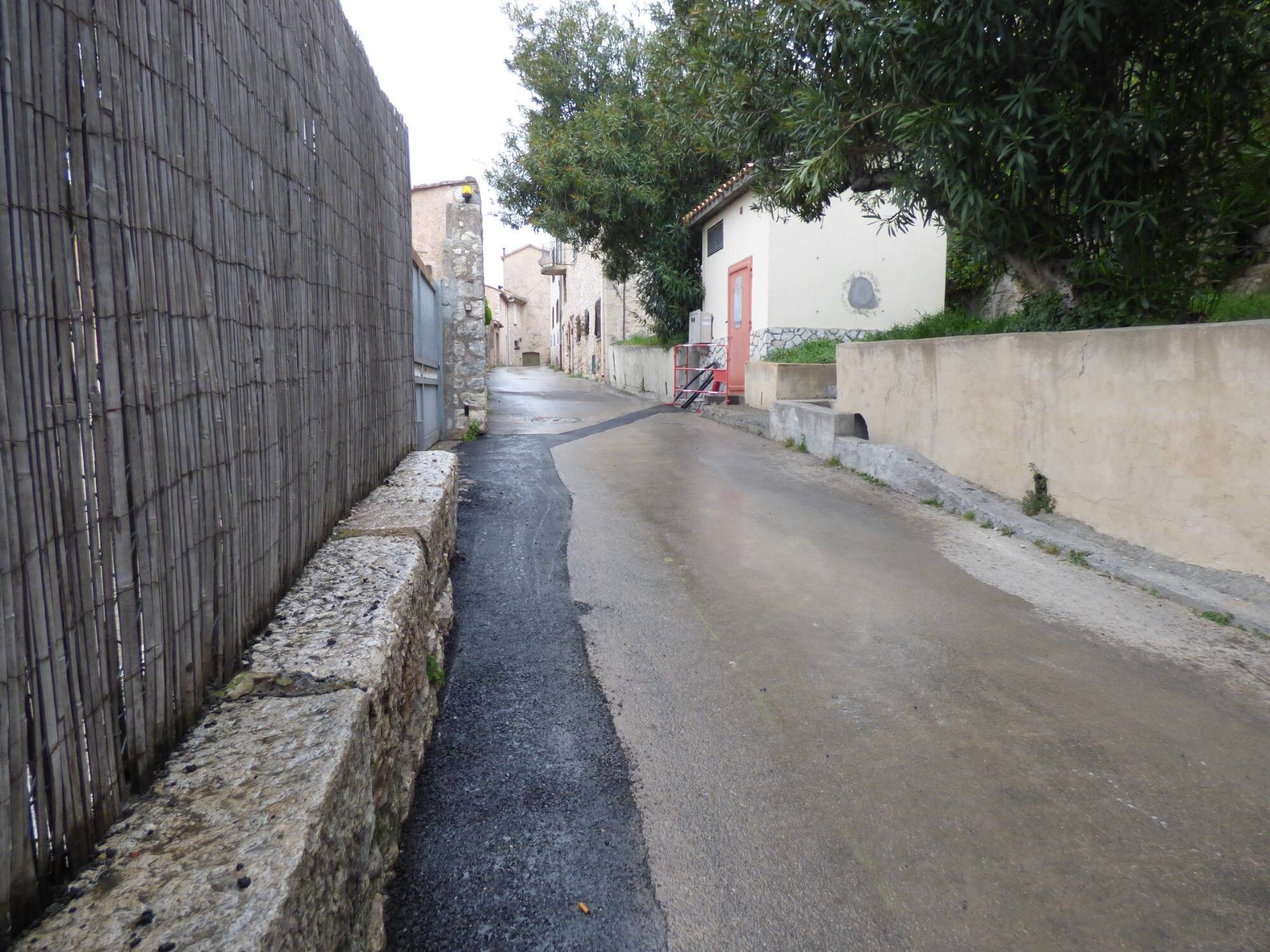 Des photos d'une expo retirées des murs de Tourrettes-sur-Loup... Les artistes dénoncent une "censure", la mairie s'explique