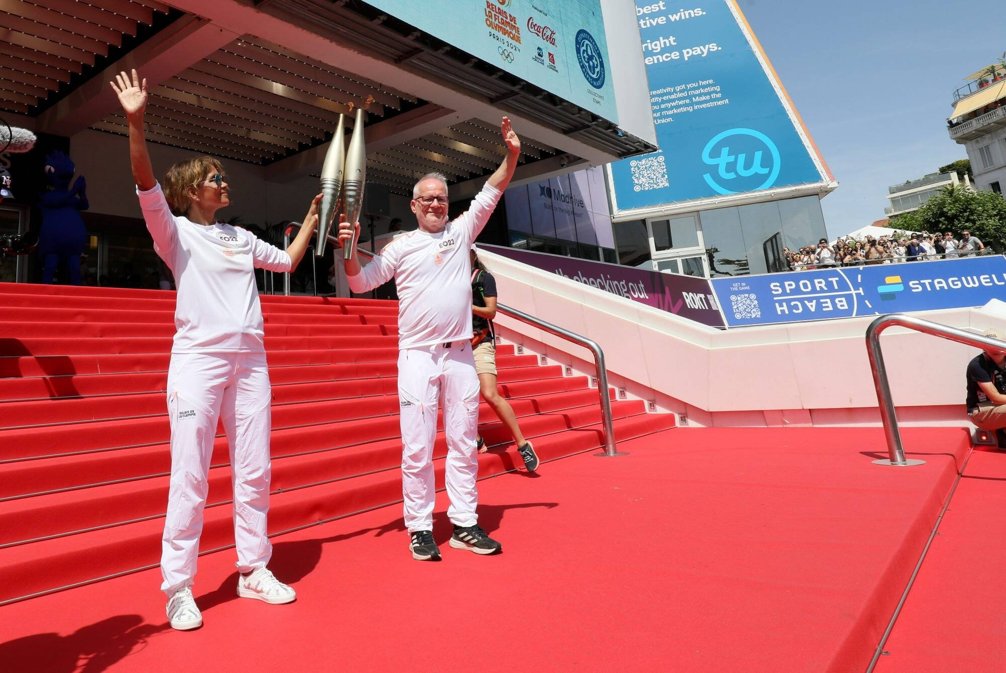 L'actrice américaine Halle Berry a porté la flamme olympique lors de son passage à Cannes