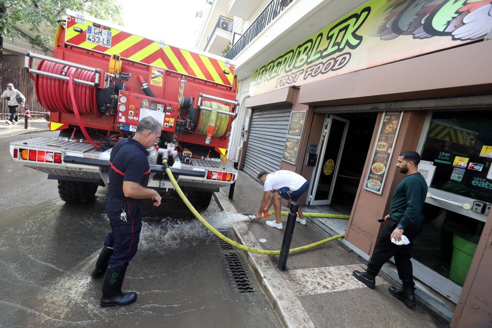 "Il faut revoir le système de vigilance météorologique tel qu'on le connaît depuis 20 ans": un météorologue amateur avance ses idées après les inondations de Cannes