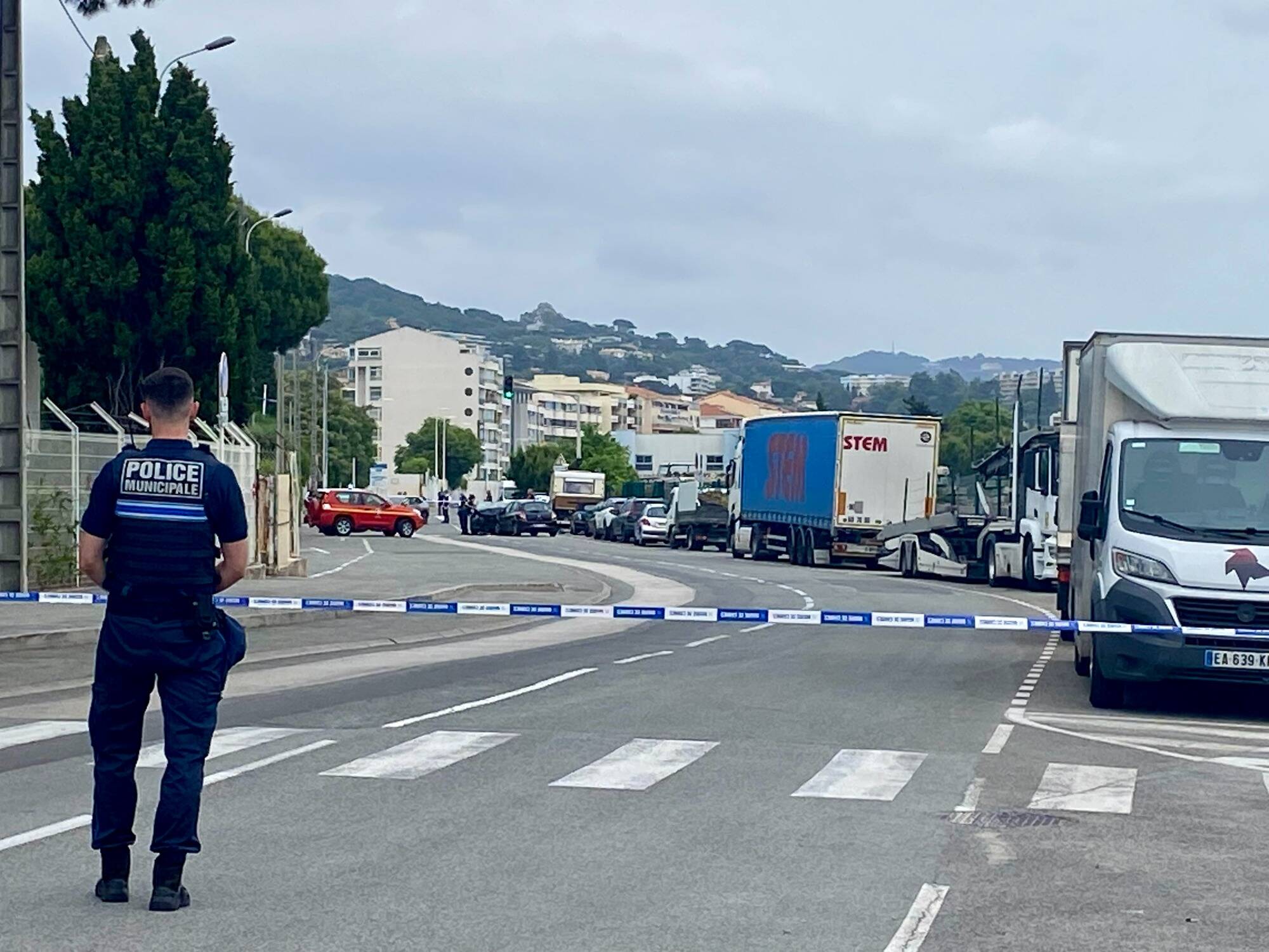 Voiture volée, refus d'obtempérer, délit de fuite et accident à Cannes: le jeune conducteur devant la justice