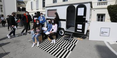 Comment une caravane vintage fait voyager les lycéens à Cannes