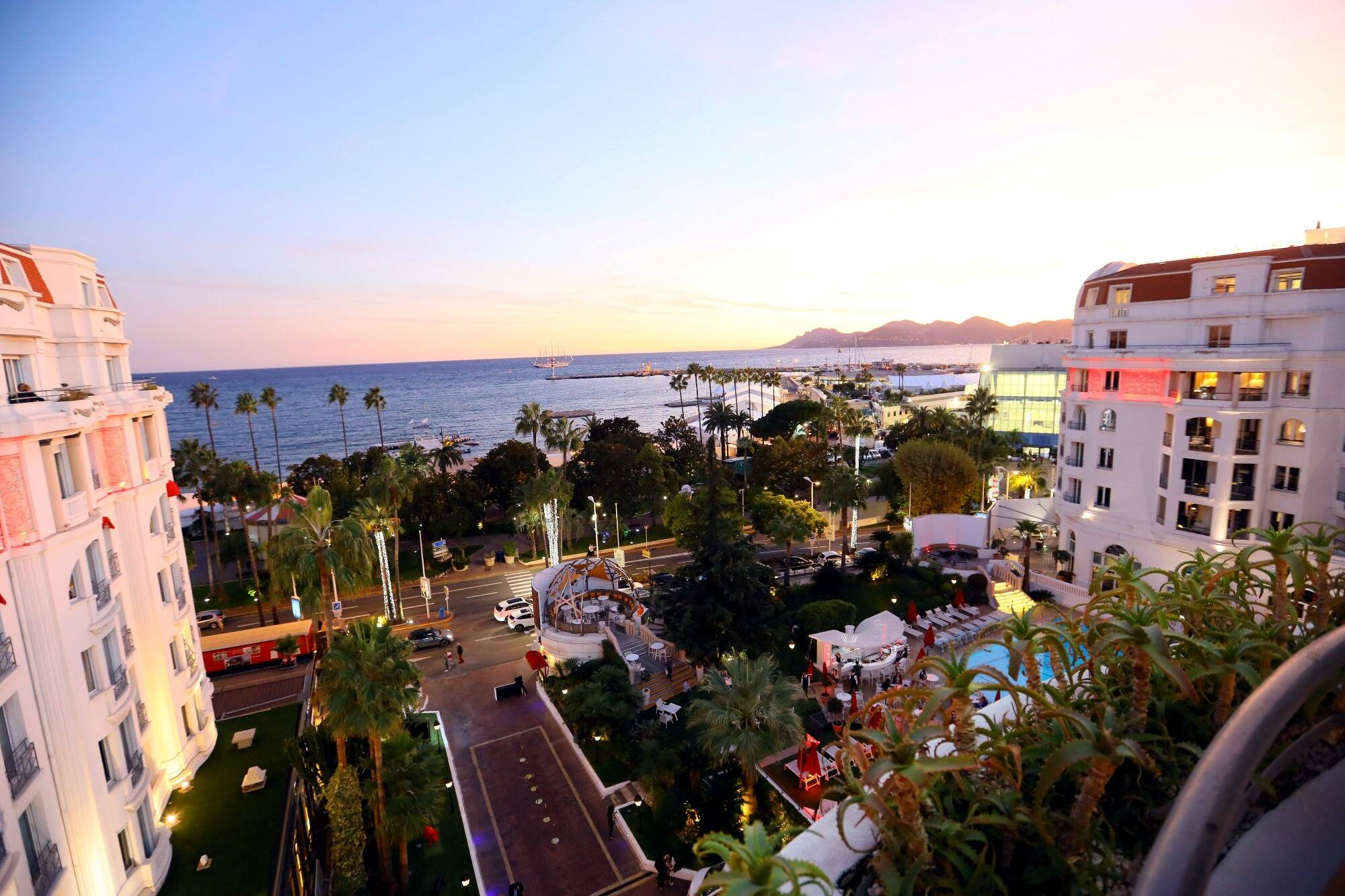 Un footballeur international victime du vol avec violence de sa montre de luxe à Cannes