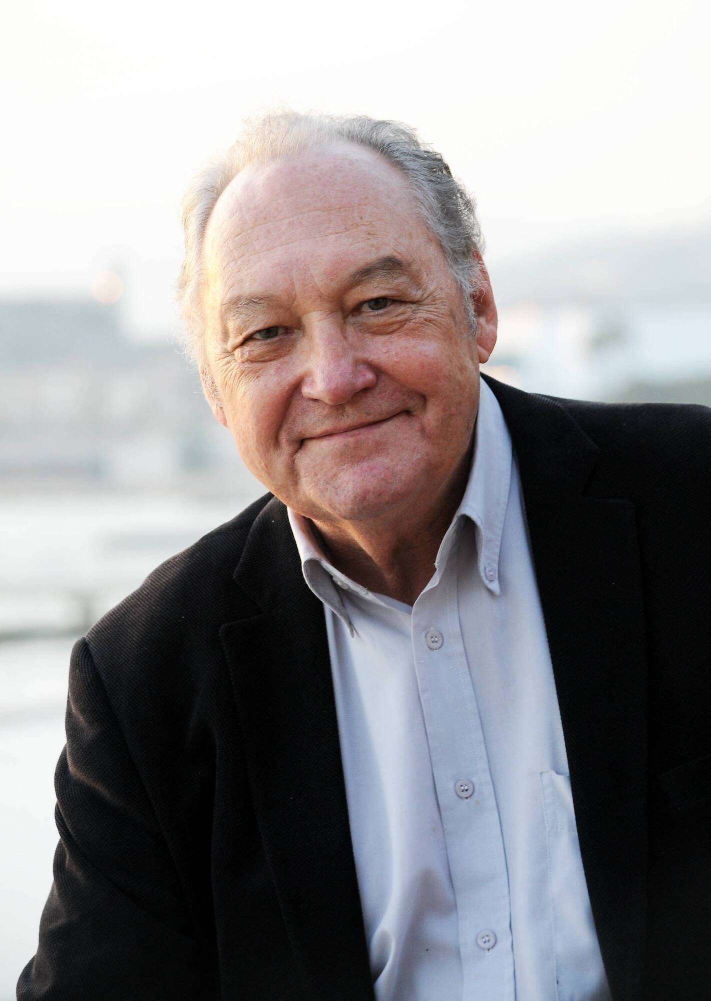 Covid-19: la contamination n'affaiblira pas Emmanuel Macron selon le politologue Roland Cayrol