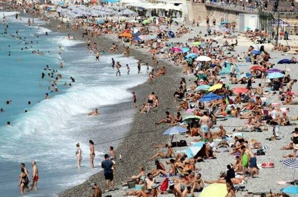 À Nice, baignade interdite sur plusieurs plages de la promenade des Anglais ce jeudi après-midi