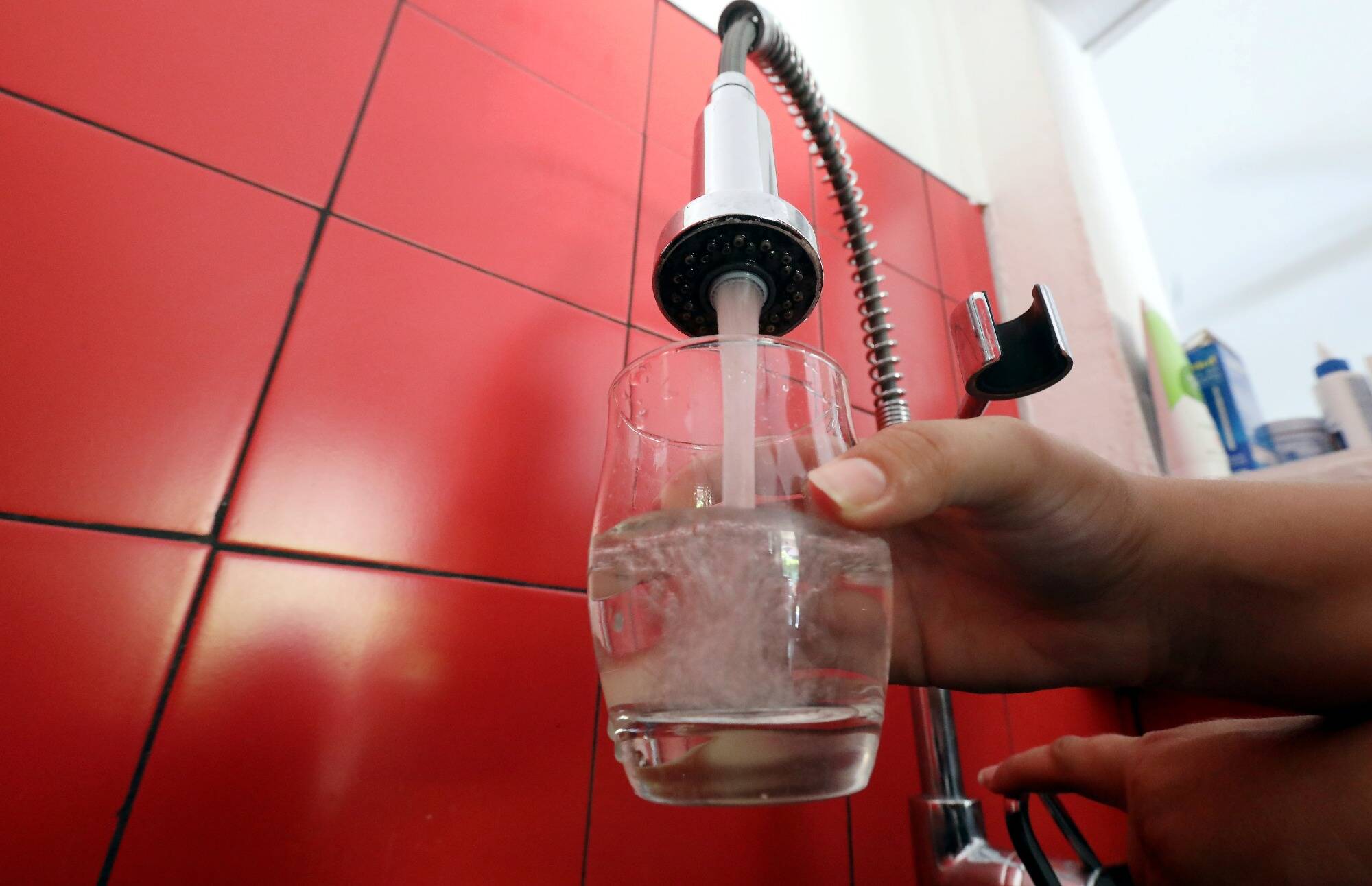 Alerte pour l'eau potable: un "polluant éternel" détecté dans de nombreuses villes en France