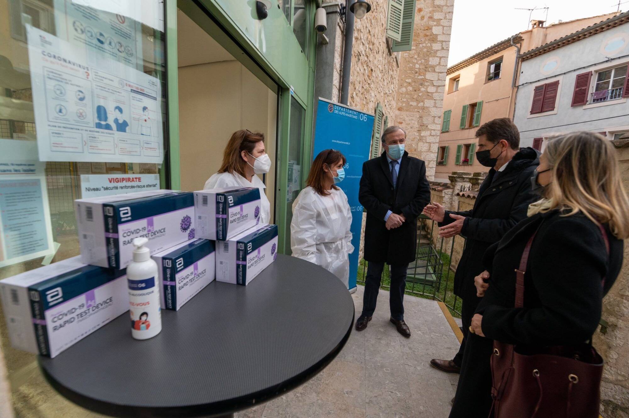 Treize résidents d'un Ehpad des Alpes-Maritimes touché par la Covid-19 sont morts