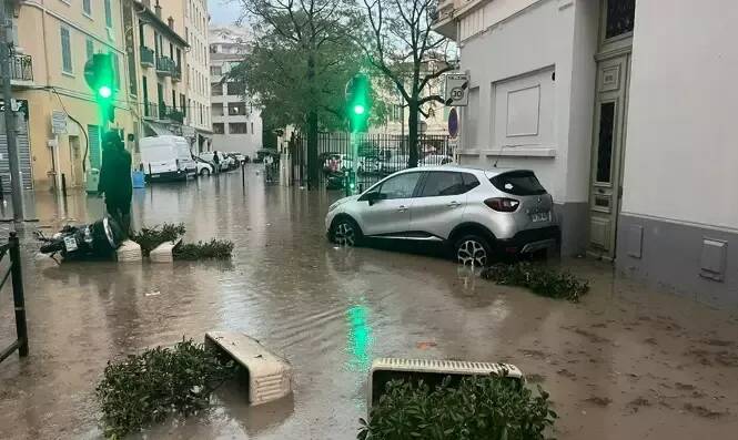 "Ça me rend malade": deux mois après les inondations à Cannes, le nouveau coup de gueule du maire David Lisnard