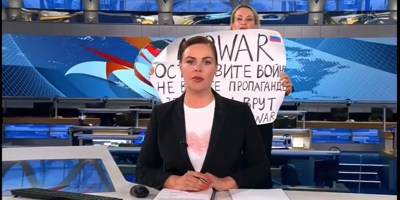 Guerre en Ukraine: Marina Ovsiannikova, militante antiguerre qui a fait irruption à la télé russe condamnée à une amende et libérée