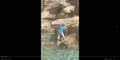 A Rome, une touriste déclenche un tollé après avoir escaladé la fontaine de Trevi pour remplir sa gourde