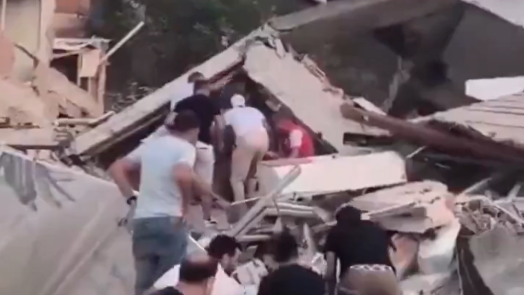 Un séisme de magnitude 6,1 secoue l'ouest de la Turquie, des bâtiments effondrés dans plusieurs villes du pays