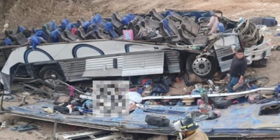 Un car de touristes tombe dans un ravin au Mexique, au moins 15 morts