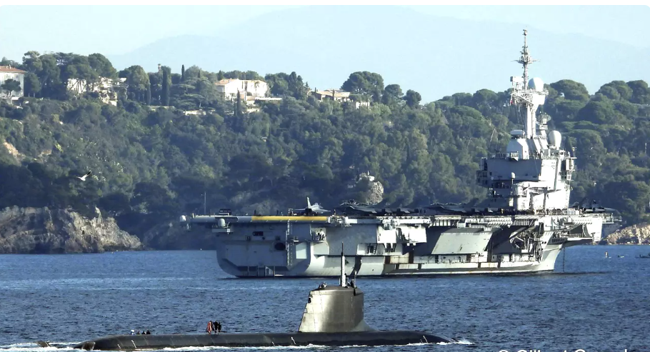 Le porte-avions Charles-de-Gaulle a bel et bien quitté la rade de Toulon