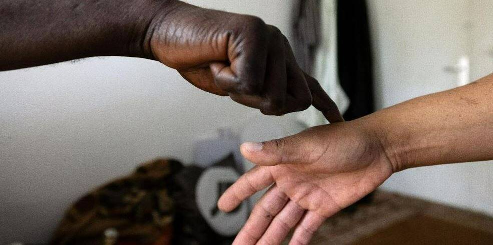 Il est surnommé "le marabout violeur": poursuivi pour agression sexuelle et tentative de viol, un homme encourt jusqu'à 15 ans de prison