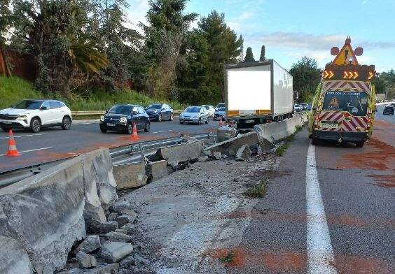 Un bouchon monstre de plus de 20 km, un poids lourd sur le terre-plein central: on fait le point après l'accident sur l'A8 ce mercredi