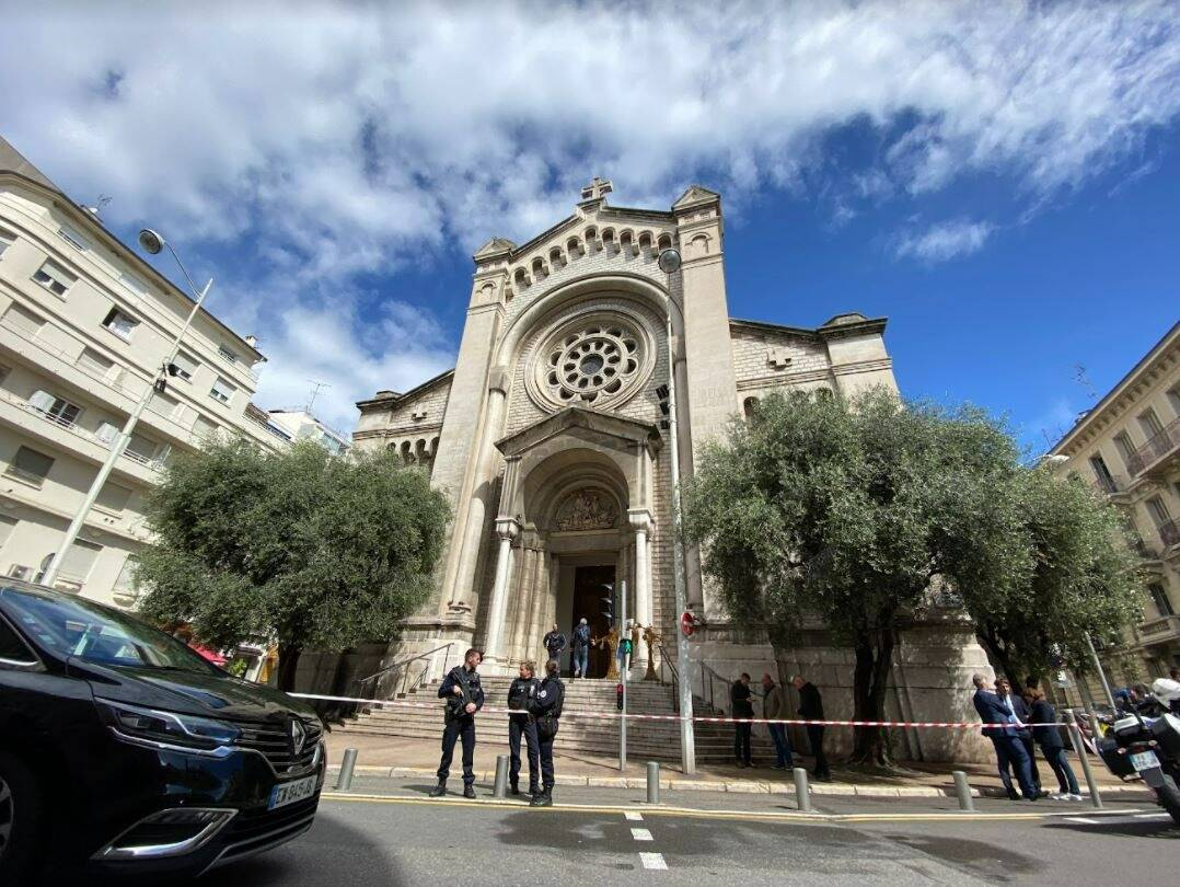 Attaque au couteau dans une église à Nice: l'auteur hospitalisé, l'enquête toujours en cours