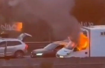 Scène surréaliste en Italie: une dizaine de braqueurs armés attaquent deux camions blindés à l'explosif avant de s'enfuir avec quatre millions d'euros