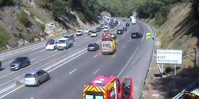 Un accident survient sur l'autoroute A8 en direction de l'Italie, la circulation fortement perturbée