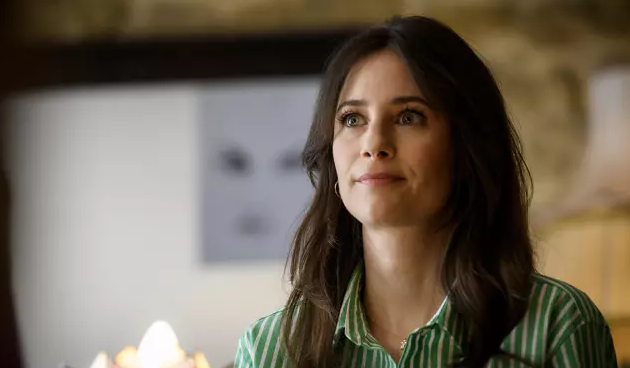 La Grassoise Mélanie Bernier donne la réplique à Didier Bourdon dans "Le Daron", nouvelle série de TF1