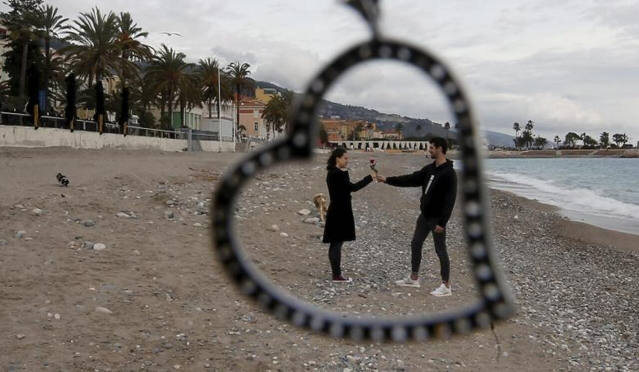 Sexe, rencontres, amour... Comment accompagner les jeunes dans leurs relations intimes?