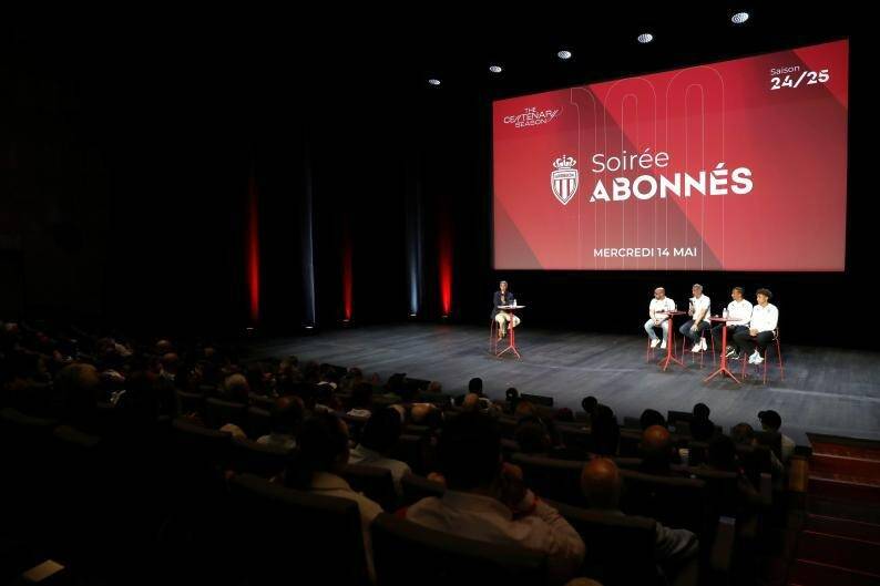 "Si c'est une suggestion, nous allons travailler dessus": des échanges sincères et quelques promesses à la soirée des abonnés de l'AS Monaco