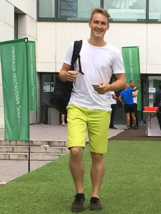 "Ce n'est pas une vie, c'est une survie": le témoignage déchirant de la maman de Rickard, 21 ans, victime de l'attentat du 14 juillet