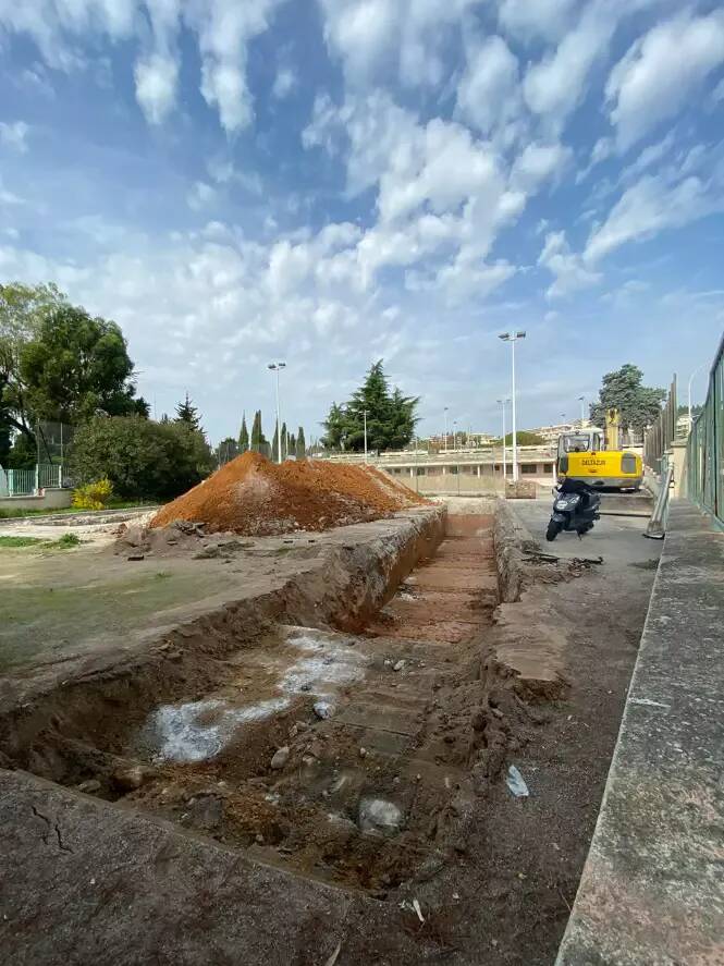 "Nous avons tous été surpris de voir arriver une pelleteuse": la démolition du stade des Eucalyptus à Nice a débuté, on fait le point sur le projet