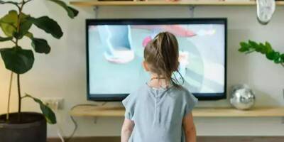Emmanuel Macron veut réguler l'usage des écrans des enfants... mais ont-ils vraiment un impact négatif? Une docteure nous répond
