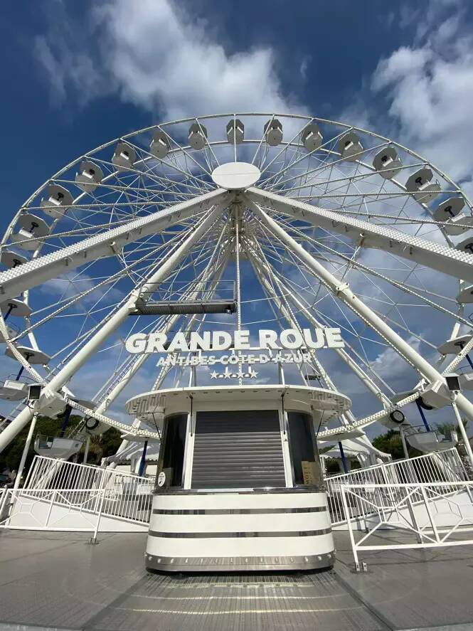 On vous donne des nouvelles du jeune homme qui a chuté de la grande roue à Antibes