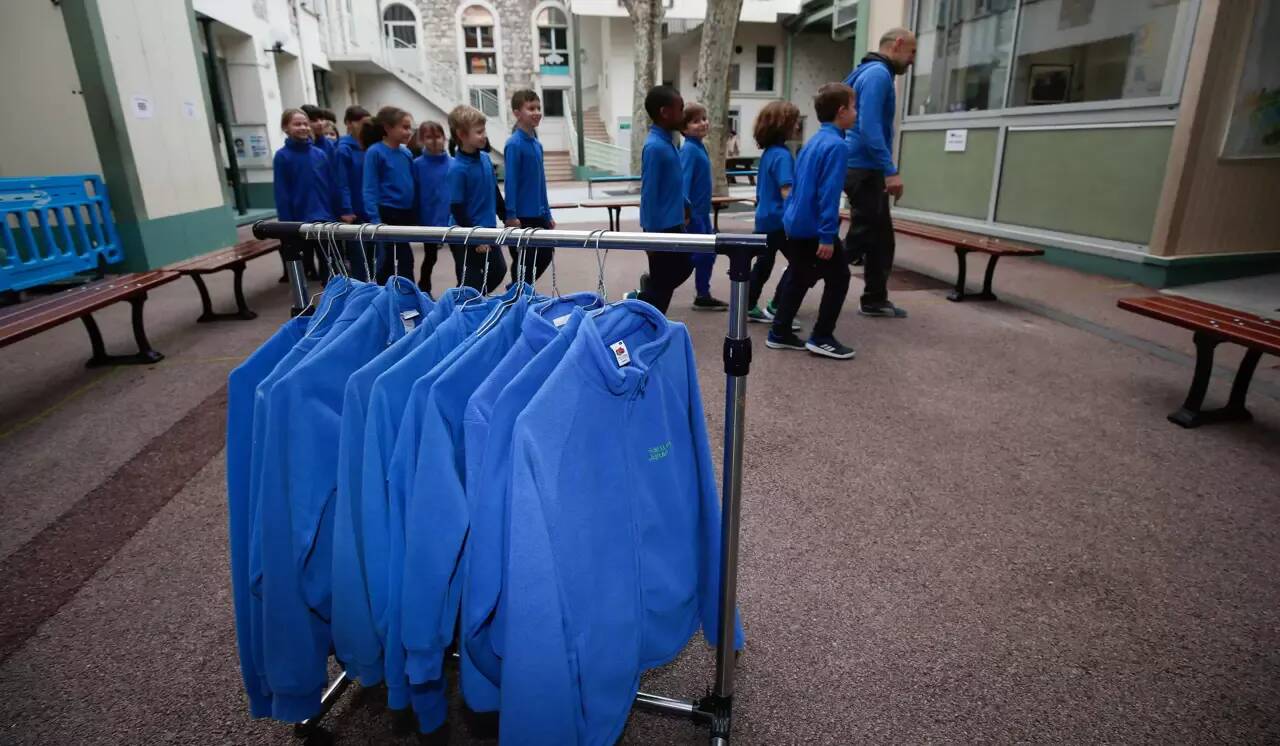 Pour ou contre le port de l'uniforme à l'école comme le souhaite Gabriel Attal? Votre avis nous intéresse