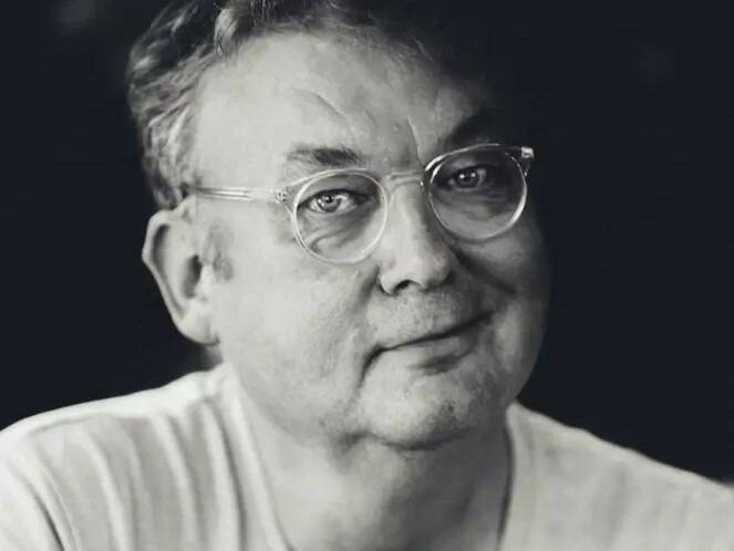 "Je suis nostalgique": Dominique Besnehard, le plus célèbre des agents de stars, se dévoile dans un nouveau livre